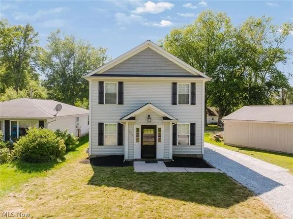 1450 Parkview Dr, Madison, OH 44057