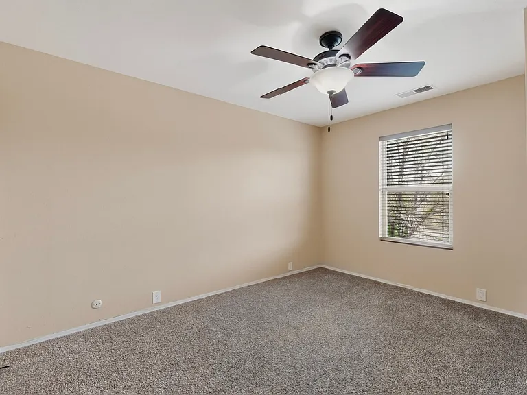 5612 Chelwood Park Blvd NE — Photo 20