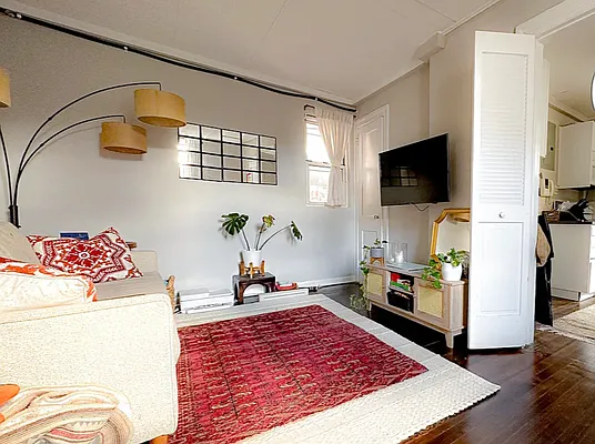 Rented by Tahari Realty LLC | media 3