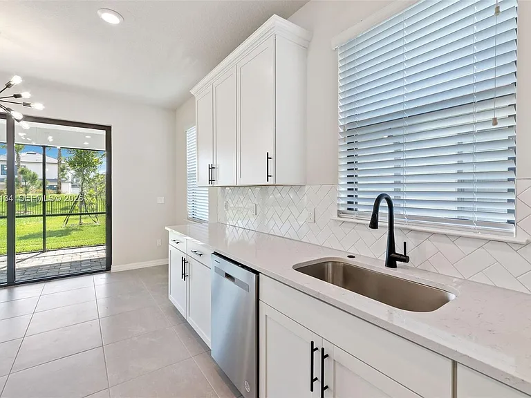 4470 Waterside Dr — Photo 10