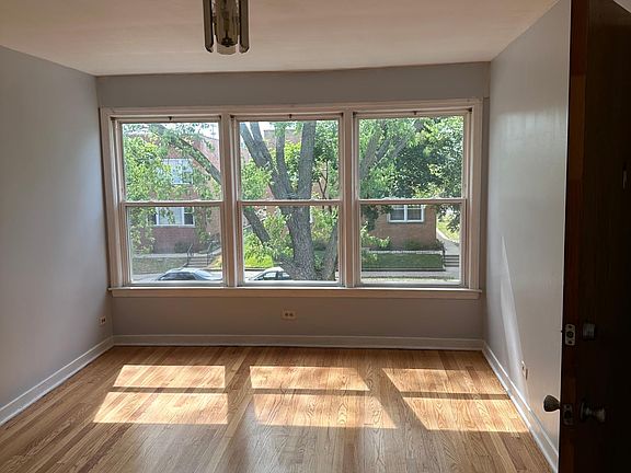 3rd image of 9139 Lacrosse Ave #2S