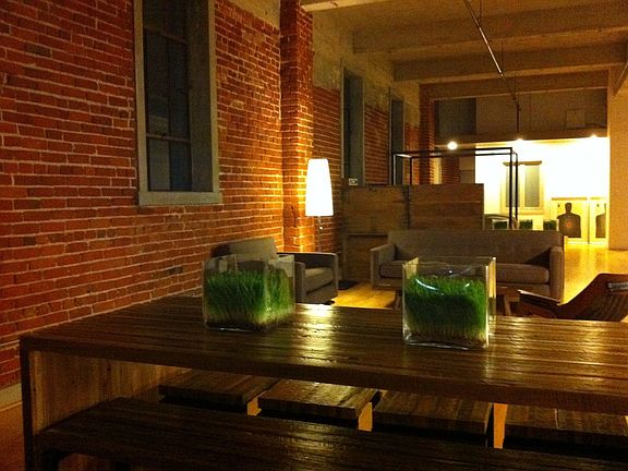 4th image of 207 East Broadway