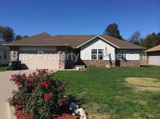939 S Natalie Ave, Springfield, MO 65802