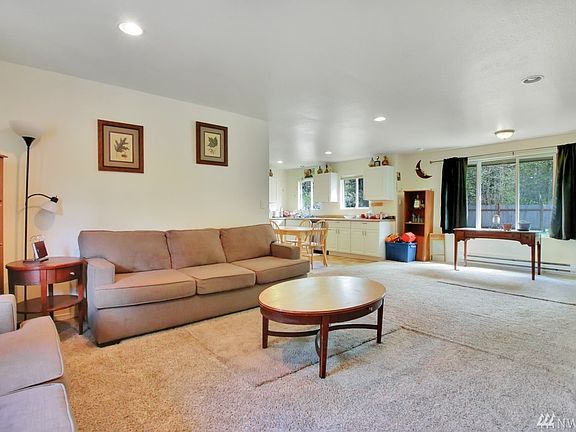3rd image of 9207 144th St E