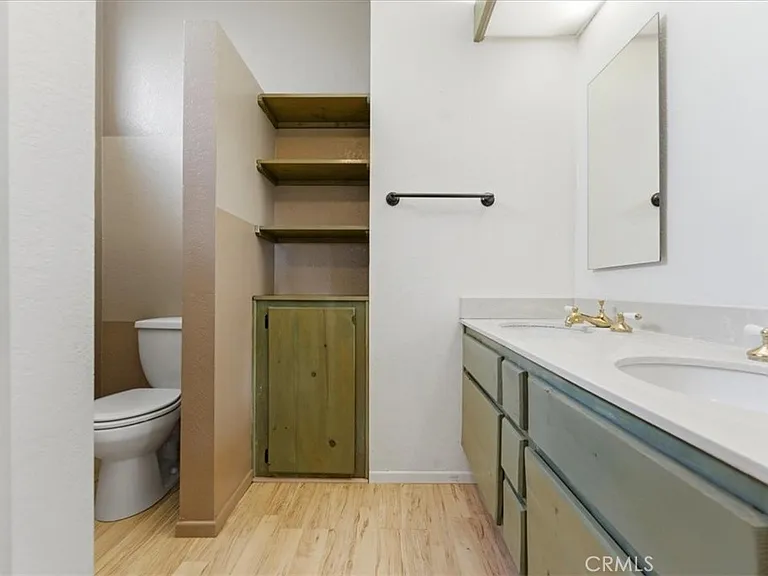 539 Wayland Ct — Photo 18