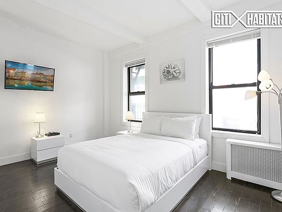 4th image of 19 W 55th St APT 6C