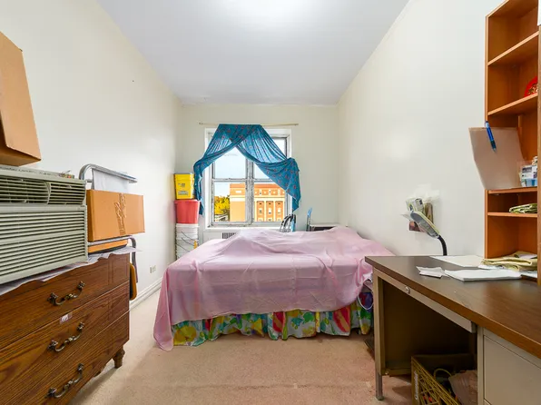 111-50 75th Road image 7 of 9