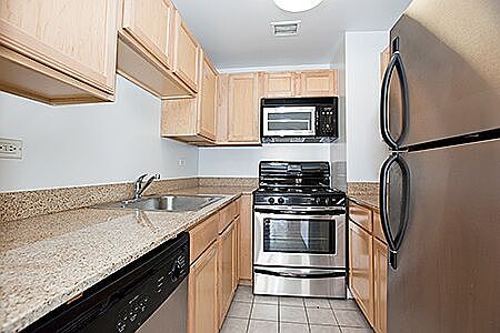 3rd image of 756 Washington St APT 3D