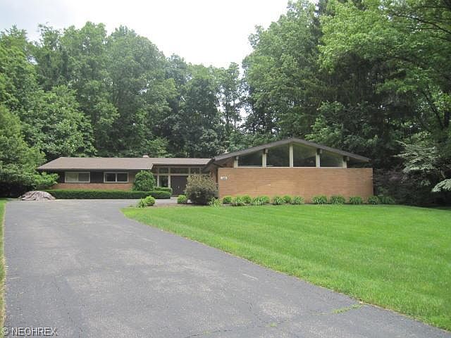 1st image of 3045 Oakridge Dr