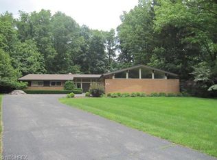 3045 Oakridge Dr, Stow, OH 44224