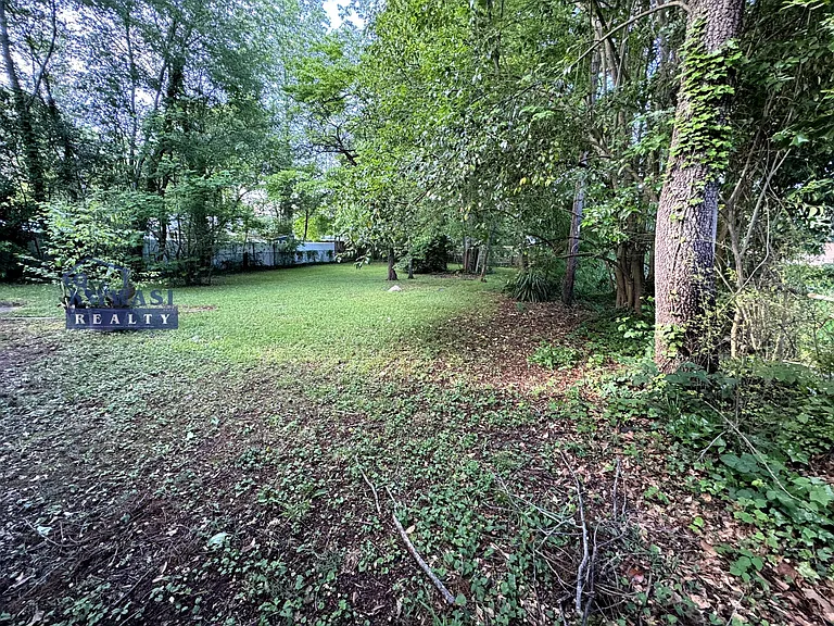 1022 Tracy Dr — Photo 3