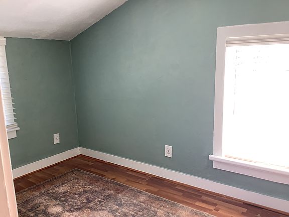 2nd image of 1616 SE Marion St #1