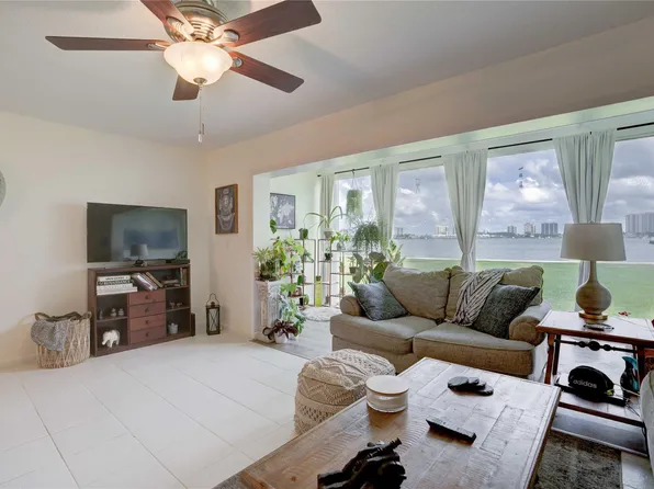 2936 Lake Shore Drive #105, Riviera Beach, FL 33404