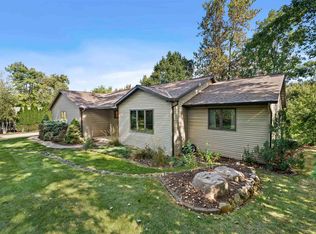 N4955 Woodlawn Ter, Poynette, WI 53955