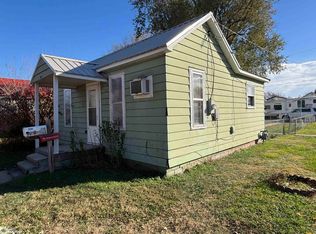 902 Clinton Ave, Ottumwa, IA 52501