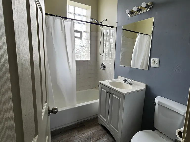 1650 S Saint Louis Ave #1R — Photo 7