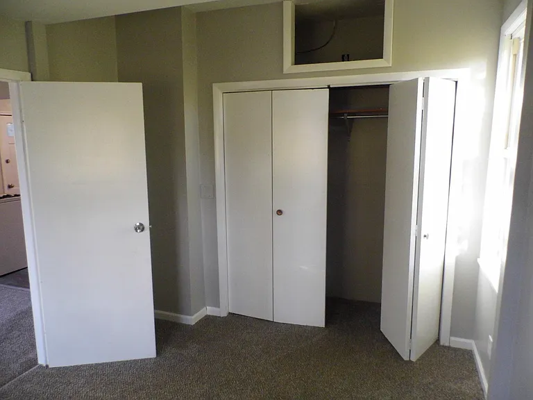 141 W Delavan Ave #UPPER — Photo 9