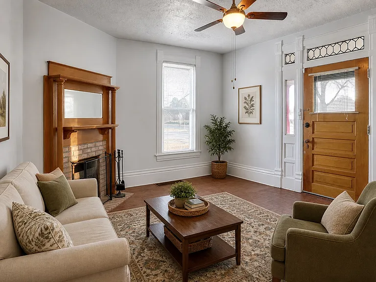 930 N El Paso St #1 — Photo 3