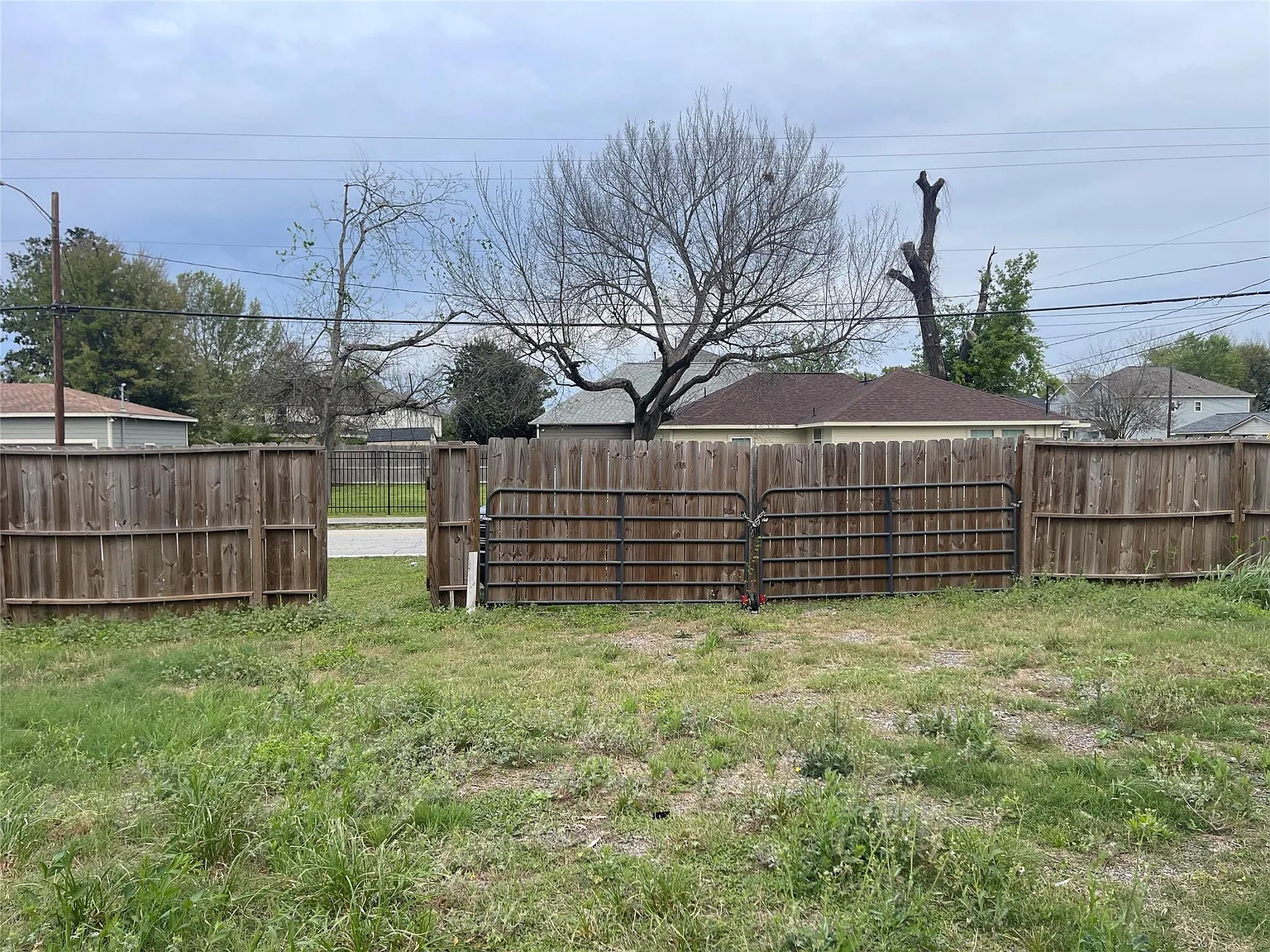 Studio, $1,500 — Photo 1