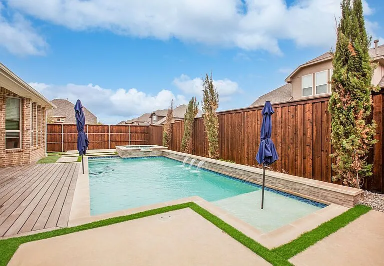 1614 Thoroughbred Ln — Photo 3