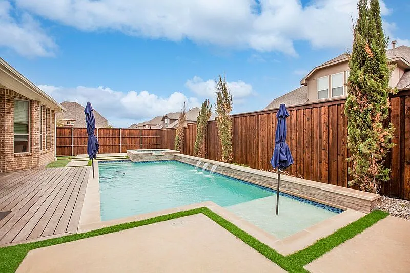 1614 Thoroughbred Ln