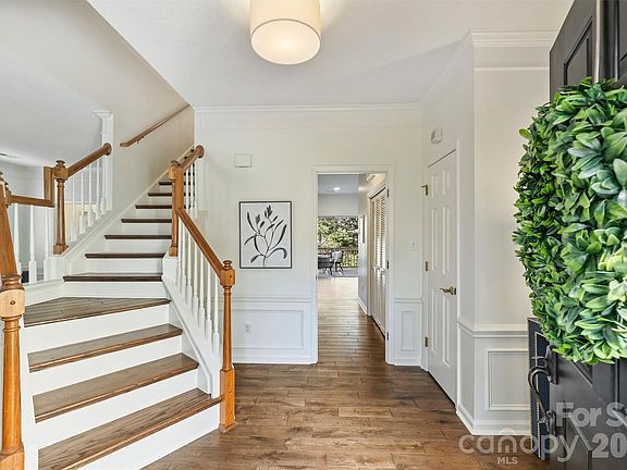 3rd image of 6506 Kentdale Ct