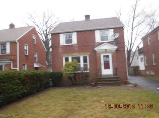 3557 Radcliff Rd, Cleveland, OH 44121