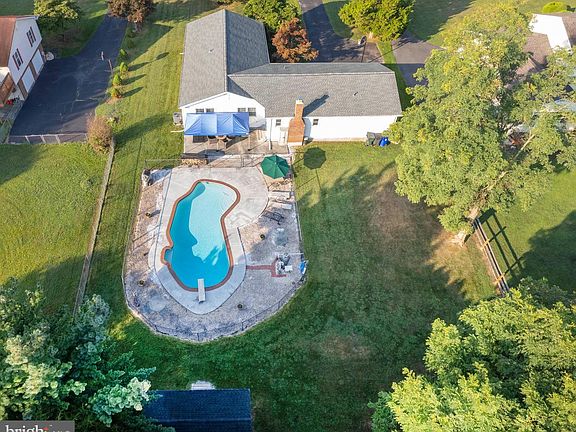 2nd image of 143 Carlotta Dr