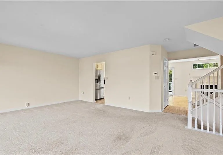510 Village Green Blvd W — Photo 6