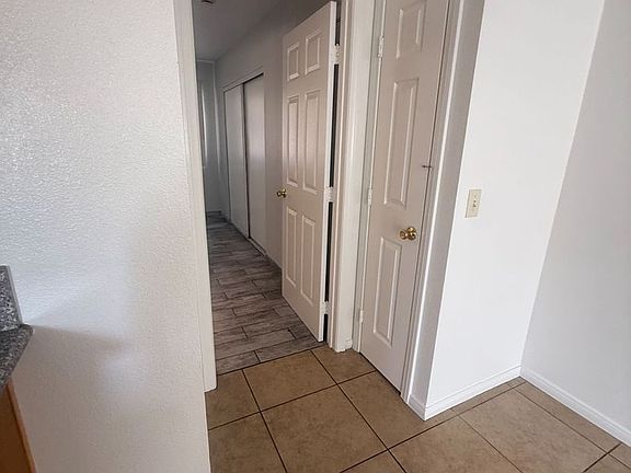 5th image of 1007 E Deodar St APT D