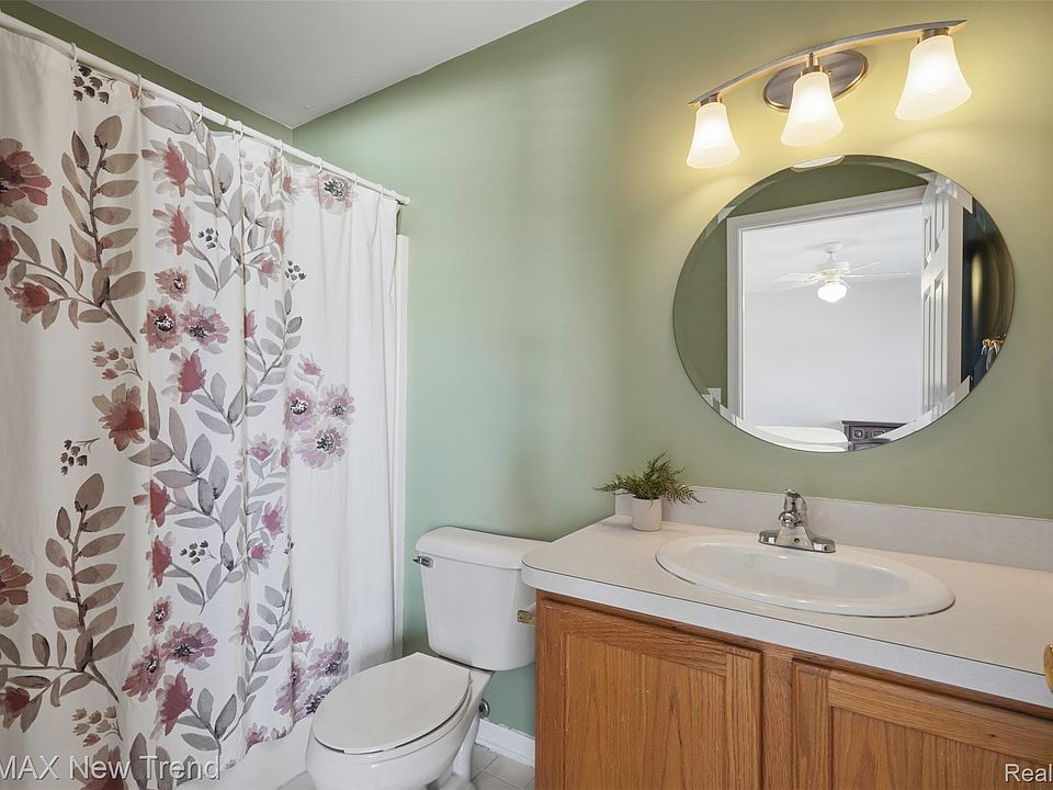 8795 Cove Ct, photo 24