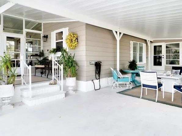 923 Evergreen St, Barefoot Bay, FL 32976