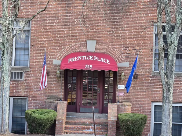 319 New Britain Road APT 306, Berlin, CT 06037