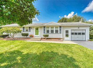 15 Pickdale Dr, Rochester, NY 14626