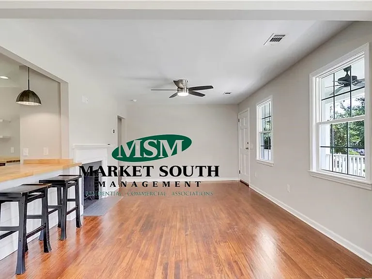326 Columbus Dr — Photo 13