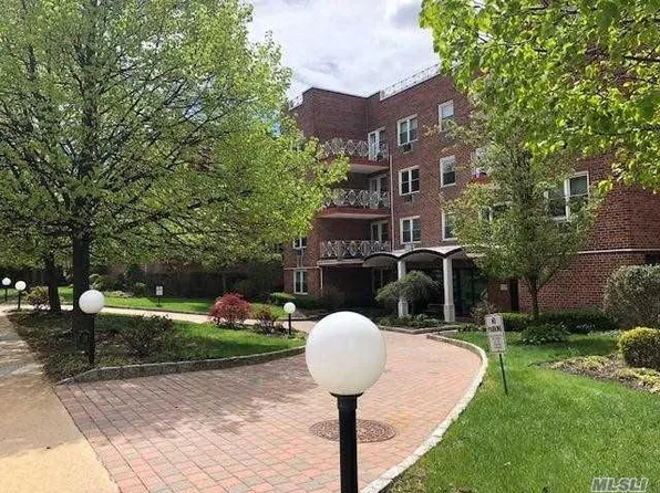 20 Chapel Place #1MN, Great Neck, NY 11021
