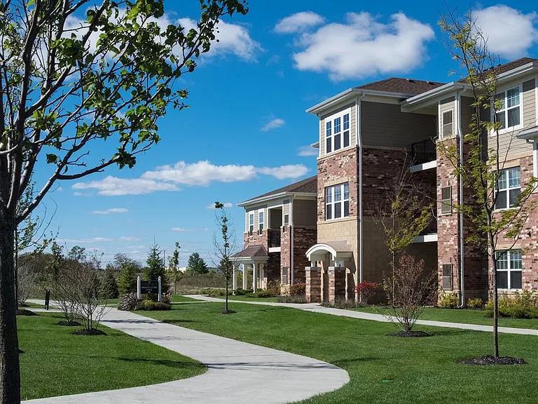 Algonquin Square Apartment Homes — Photo 16