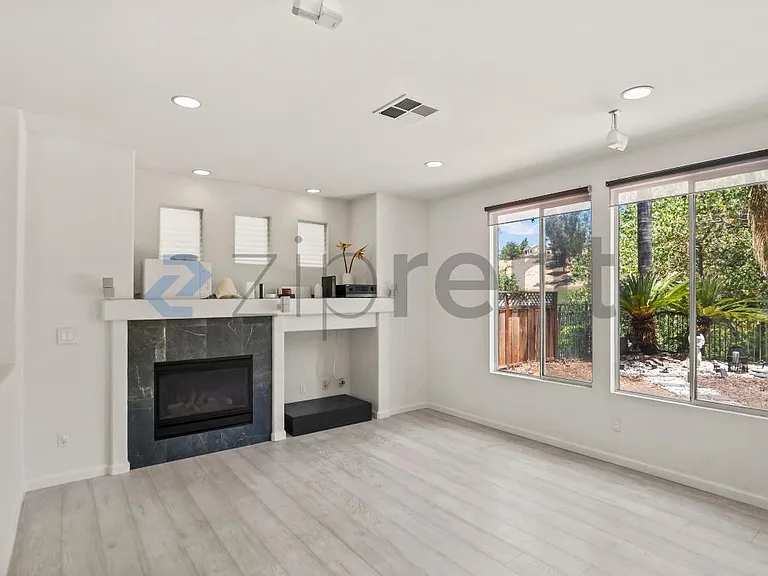 5215 Manderston Dr — Photo 12