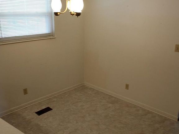 4th image of 1362 Walnut Bend Ct
