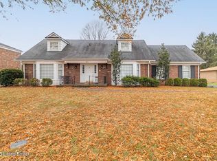 8810 Nottingham Pkwy, Hurstbourne, KY 40222