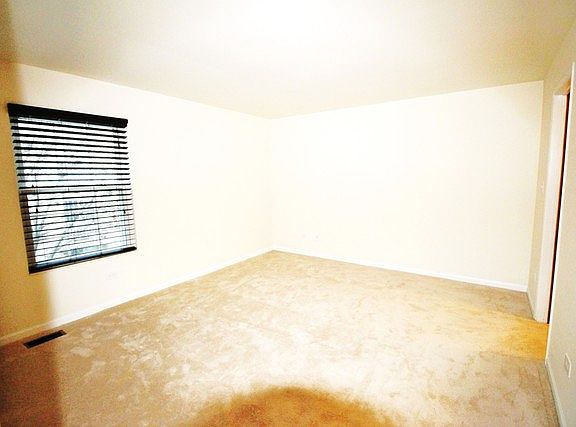 5th image of 130 Crest Wood Ct APT 8