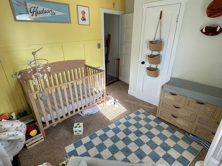 2052 N Auburn St — Photo 6