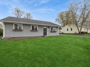 25175 W Lincoln Dr, Lake Villa, IL 60046