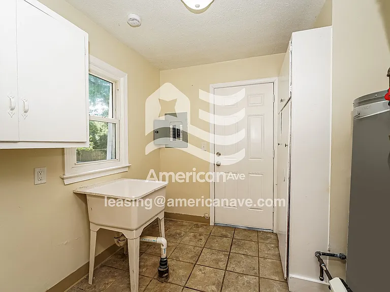 1116092_008_laundry_room_8.jpg