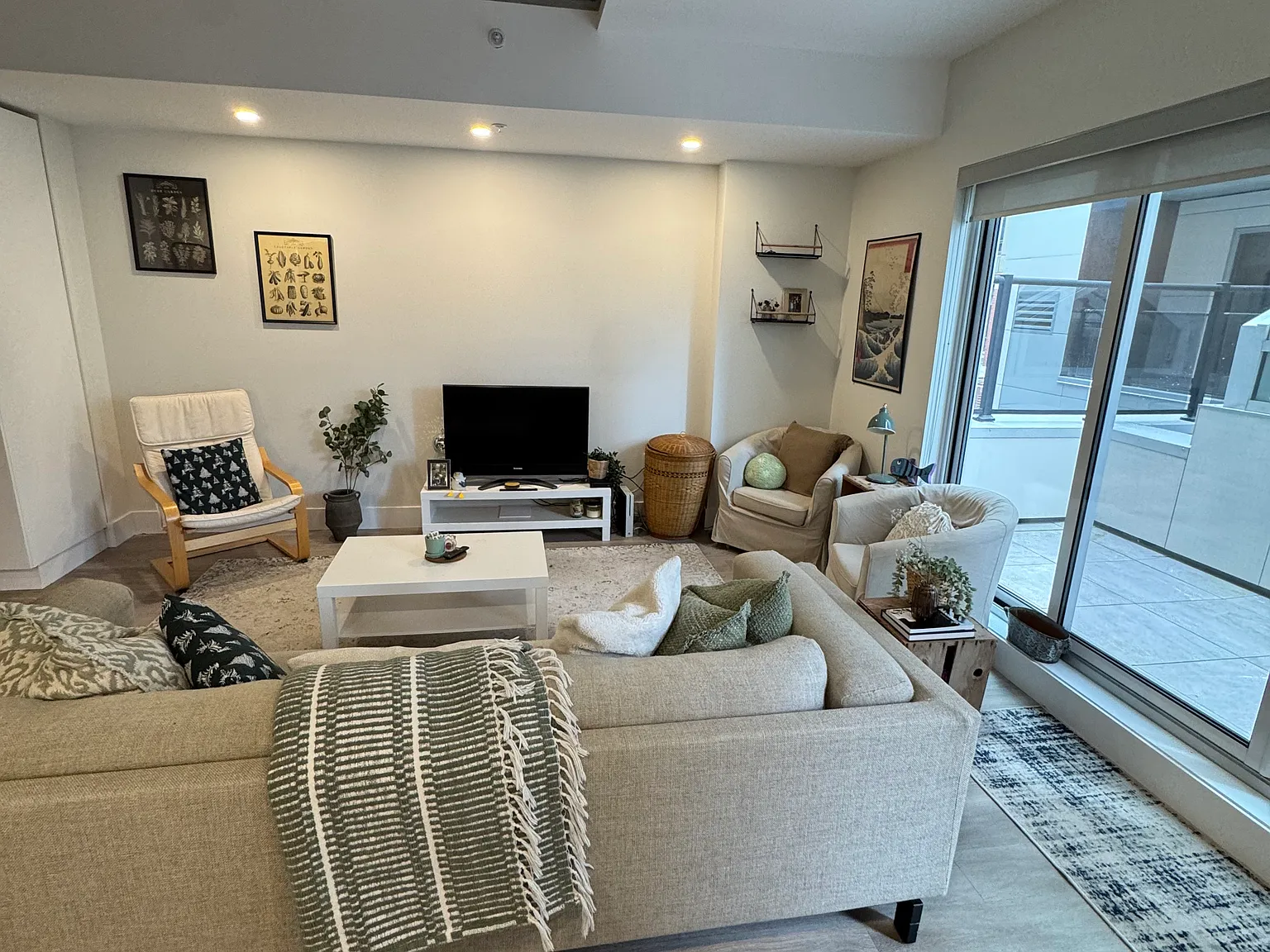 2 bed, 1000 sqft, $2,795 — Photo 2