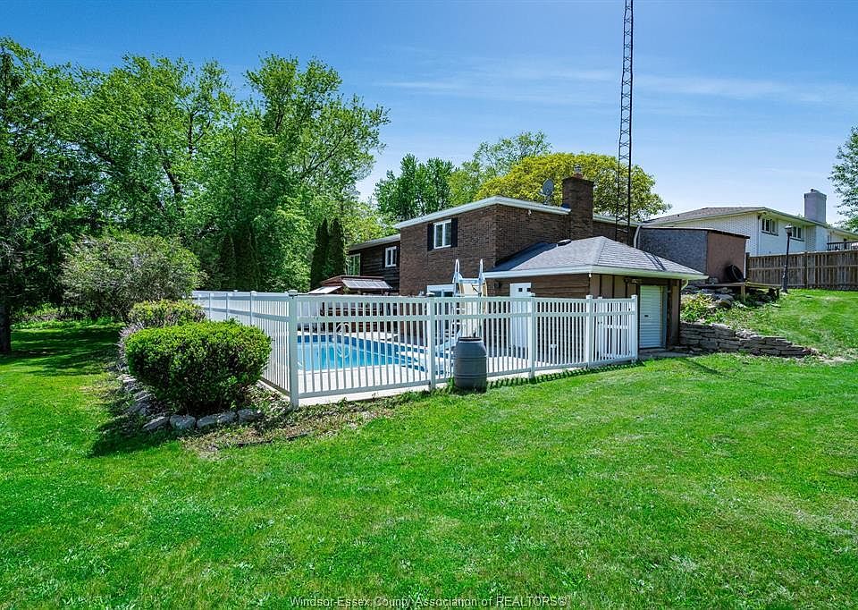 1st image of 1838 Seacliff Dr