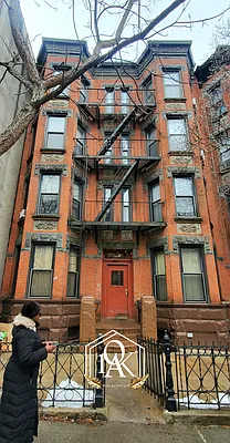 Rented by 1 Oak Real Estate Hub Inc | media 5