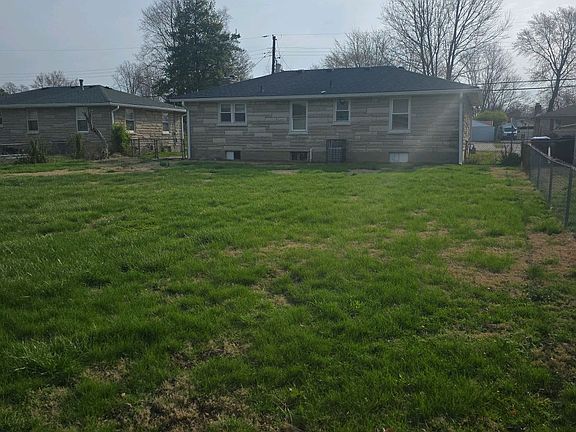 4th image of 7802 Columbine Dr
