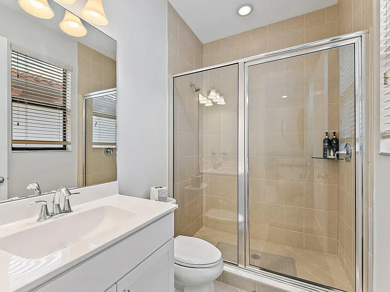 1077 Faulkner Ter — Photo 44
