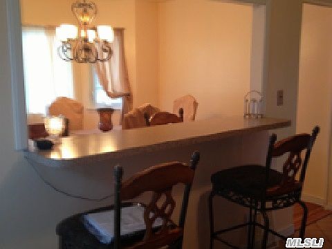 5th image of 18 Byway Dr